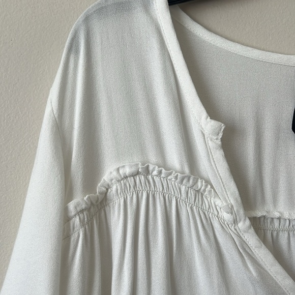 NWT Bobi Ivory Flutter Sleeve Yoke Detail Short Sleeve Blouse Size Small - Picture 2 of 10